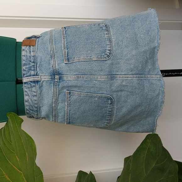 Zara denim miniskirt - Picture 2 of 2